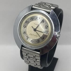 Vintage 1970s Timex Electronic Spaceship Metal Stretch Band UFO Watch
